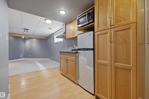 125 Rue Masson, Beaumont, AB - Indoor