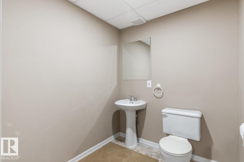 235 River Point(E), Edmonton, AB - Indoor Photo Showing Bathroom