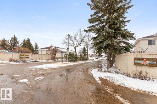 235 River Point(E), Edmonton, AB - Outdoor