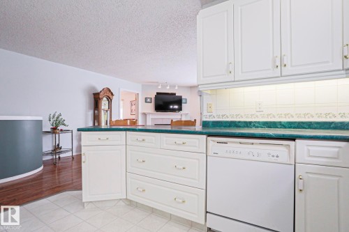 116 Maisonette Village, Leduc, AB - Indoor Photo Showing Kitchen