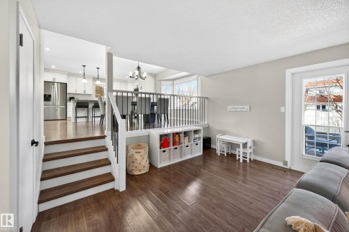 10524 31 Avenue, Edmonton, AB - Indoor