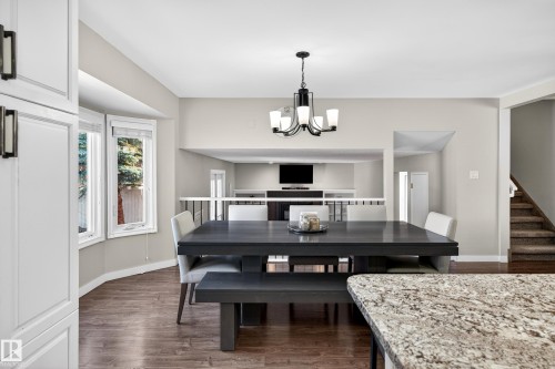 10524 31 Avenue, Edmonton, AB - Indoor Photo Showing Dining Room