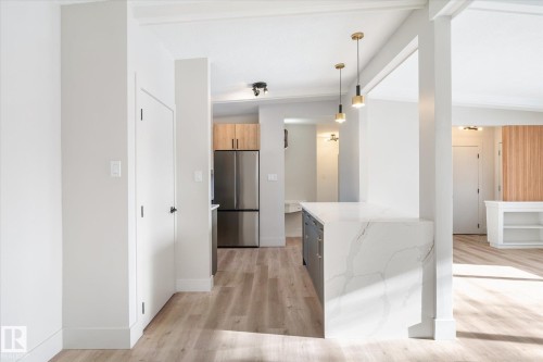 5504 94A Avenue, Edmonton, AB - Indoor Photo Showing Kitchen
