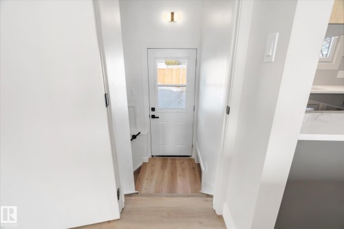 5504 94A Avenue, Edmonton, AB - Indoor Photo Showing Other Room