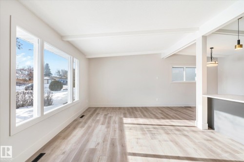 5504 94A Avenue, Edmonton, AB - Indoor Photo Showing Other Room