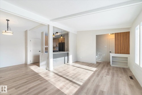 5504 94A Avenue, Edmonton, AB - Indoor Photo Showing Other Room