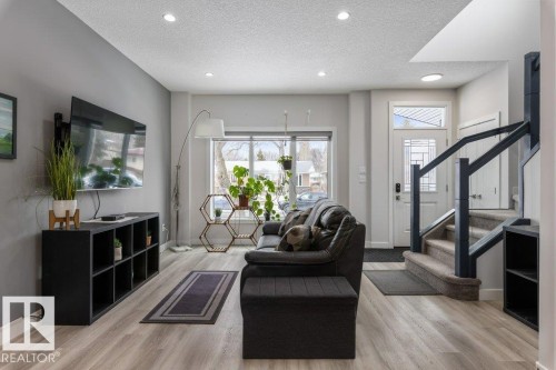 11029 150 Street, Edmonton, AB - Indoor Photo Showing Living Room