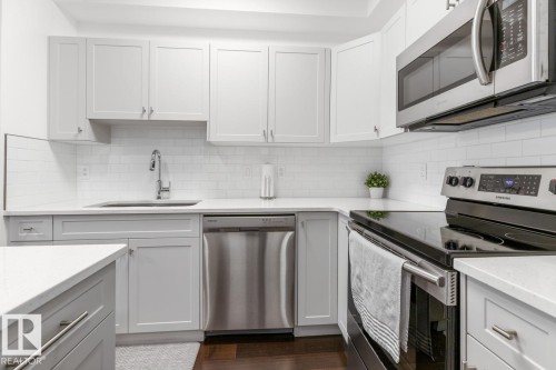 307 8730 82 Avenue, Edmonton, AB - Indoor Photo Showing Kitchen With Upgraded Kitchen