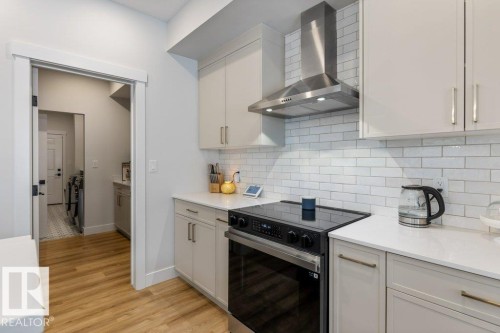102 Edgefield Way, St. Albert, AB - Indoor Photo Showing Kitchen With Upgraded Kitchen