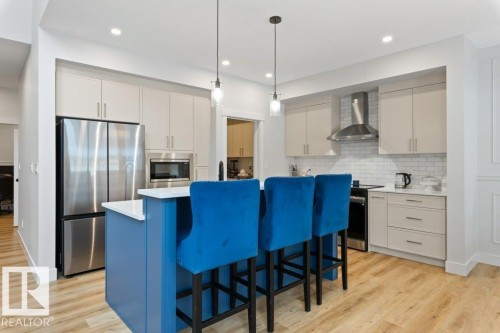 102 Edgefield Way, St. Albert, AB - Indoor Photo Showing Kitchen With Upgraded Kitchen
