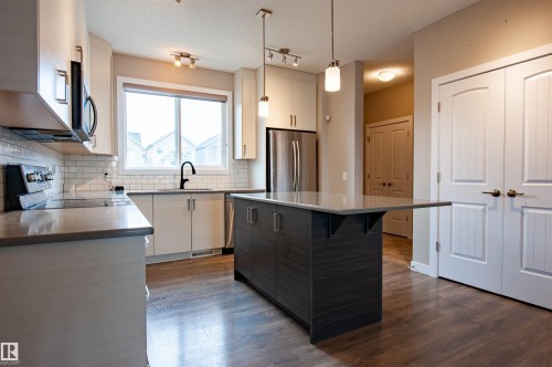2327 84 Street, Edmonton, AB - Indoor Photo Showing Kitchen With Upgraded Kitchen