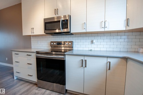 2327 84 Street, Edmonton, AB - Indoor Photo Showing Kitchen