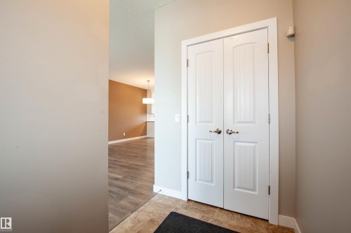 2327 84 Street, Edmonton, AB - Indoor