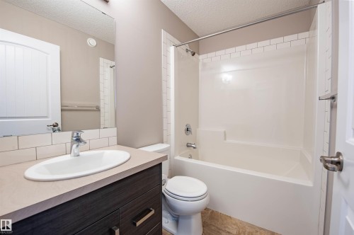 2327 84 Street, Edmonton, AB - Indoor Photo Showing Bathroom