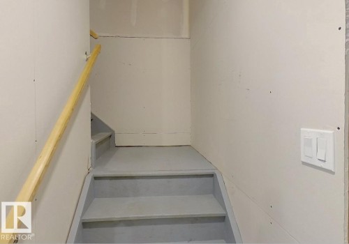 2327 84 Street, Edmonton, AB - Indoor Photo Showing Other Room