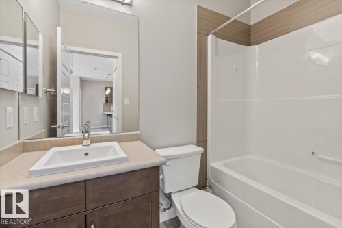412 320 Ambleside Link Link, Edmonton, AB - Indoor Photo Showing Bathroom