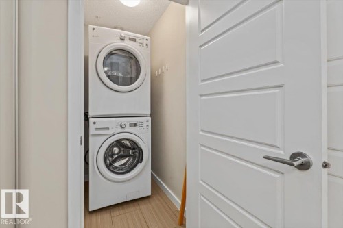 412 320 Ambleside Link Link, Edmonton, AB - Indoor Photo Showing Laundry Room