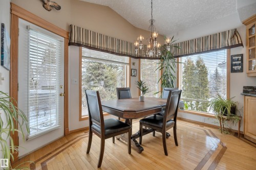 615 Twin Brooks Bend, Edmonton, AB - Indoor Photo Showing Dining Room