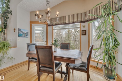 615 Twin Brooks Bend, Edmonton, AB - Indoor Photo Showing Dining Room