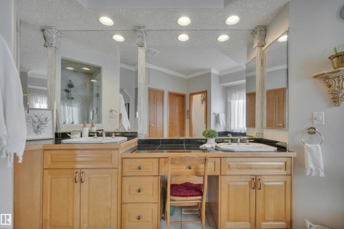 615 Twin Brooks Bend, Edmonton, AB - Indoor Photo Showing Bathroom