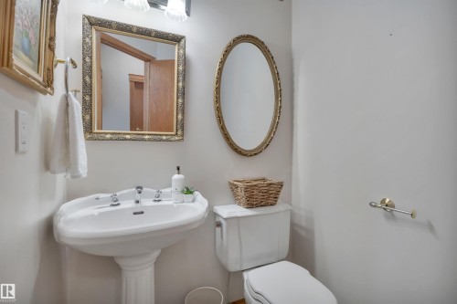 615 Twin Brooks Bend, Edmonton, AB - Indoor Photo Showing Bathroom