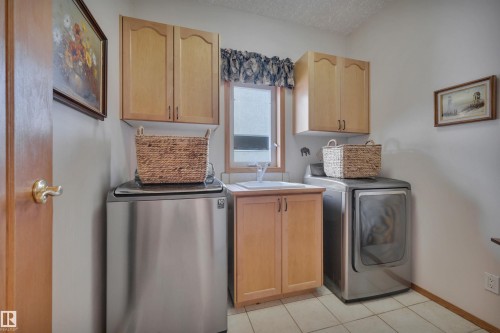 615 Twin Brooks Bend, Edmonton, AB - Indoor Photo Showing Laundry Room