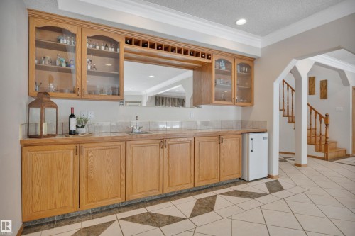615 Twin Brooks Bend, Edmonton, AB - Indoor Photo Showing Kitchen