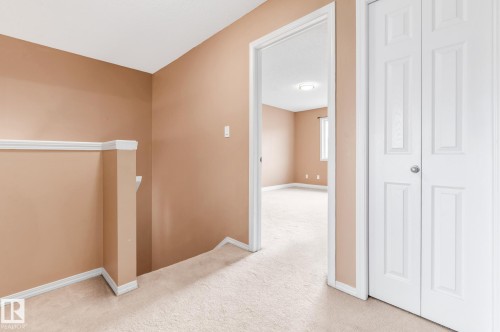 41 2021 Grantham Court, Edmonton, AB - Indoor Photo Showing Other Room