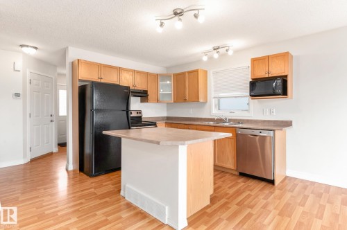 41 2021 Grantham Court, Edmonton, AB - Indoor Photo Showing Kitchen