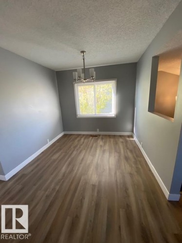 Main 4907 32 Avenue, Edmonton, AB - Indoor Photo Showing Other Room