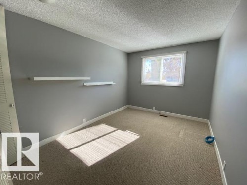 Main 4907 32 Avenue, Edmonton, AB - Indoor Photo Showing Other Room