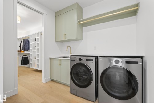 10342 138 Street, Edmonton, AB - Indoor Photo Showing Laundry Room