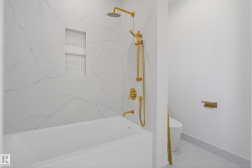 10342 138 Street, Edmonton, AB - Indoor Photo Showing Bathroom