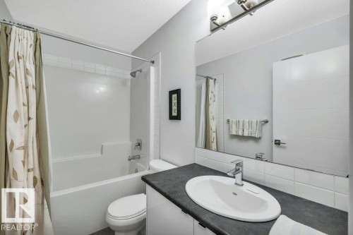 6485 King Wynd, Edmonton, AB - Indoor Photo Showing Bathroom