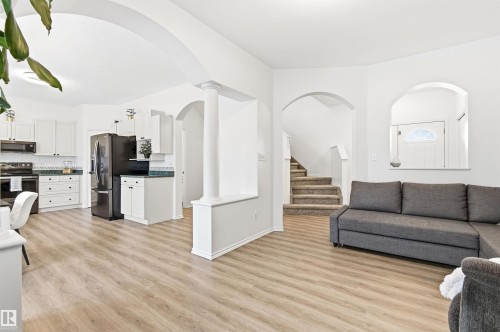 582 Glenwright Crescent, Edmonton, AB - Indoor