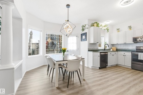 582 Glenwright Crescent, Edmonton, AB - Indoor