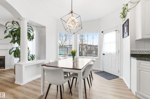 582 Glenwright Crescent, Edmonton, AB - Indoor Photo Showing Dining Room