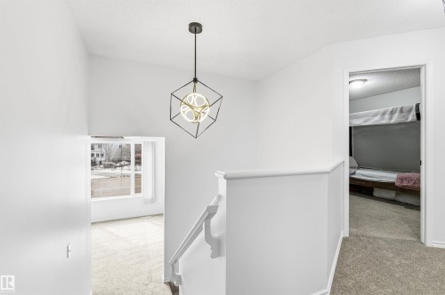 582 Glenwright Crescent, Edmonton, AB - Indoor Photo Showing Other Room
