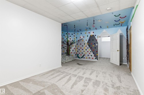 582 Glenwright Crescent, Edmonton, AB - Indoor Photo Showing Other Room