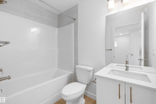 123 Sereno Lane, Fort Saskatchewan, AB - Indoor Photo Showing Bathroom