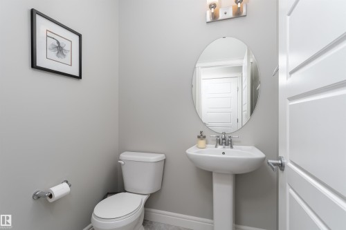 6741 Elston Lane, Edmonton, AB - Indoor Photo Showing Bathroom