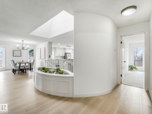 200 Burton Road, Edmonton, AB - Indoor Photo Showing Other Room