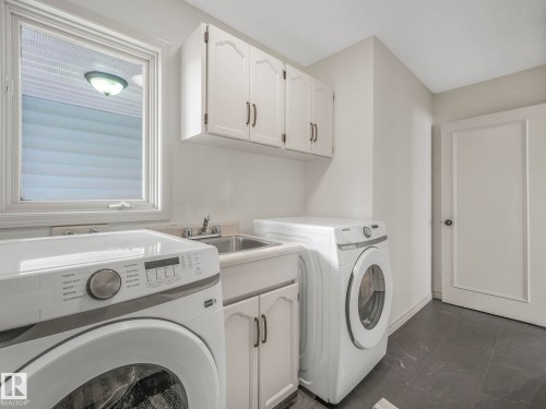 200 Burton Road, Edmonton, AB - Indoor Photo Showing Laundry Room
