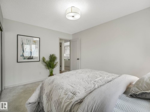 200 Burton Road, Edmonton, AB - Indoor Photo Showing Bedroom