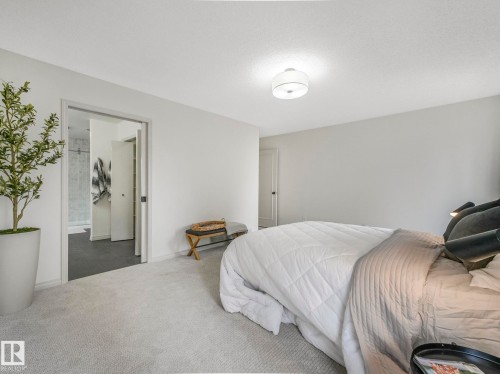 200 Burton Road, Edmonton, AB - Indoor Photo Showing Bedroom