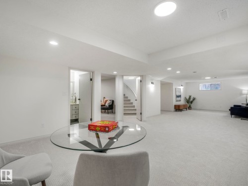 200 Burton Road, Edmonton, AB - Indoor