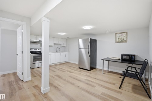 7017 54 Avenue, Beaumont, AB - Indoor