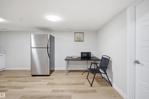 7017 54 Avenue, Beaumont, AB - Indoor