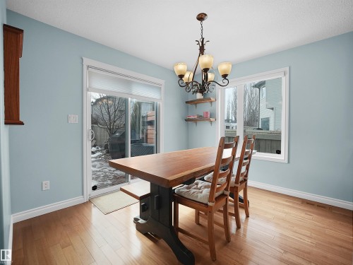 1567 37C Avenue, Edmonton, AB - Indoor Photo Showing Dining Room