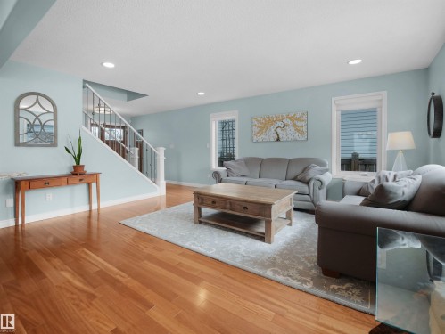 1567 37C Avenue, Edmonton, AB - Indoor Photo Showing Living Room